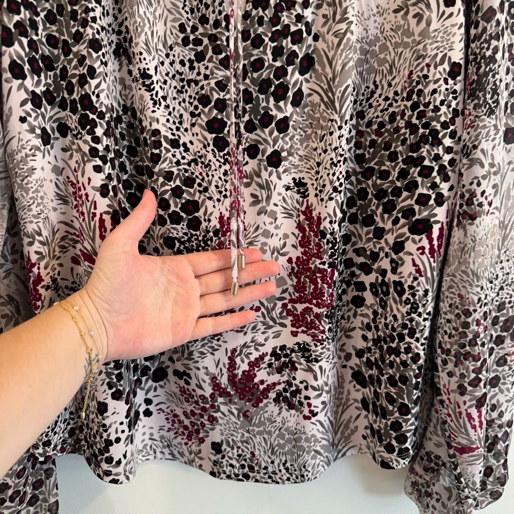 White House Black Market purple Floral long sleeve Blouse - Picture 3 of 6